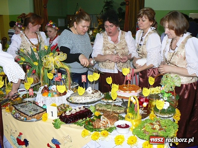 Zdjęcie w galerii na portalu naszraciborz.pl: Kiermasz potraw wielkanocnych w Kobyli wiadomości z regionu