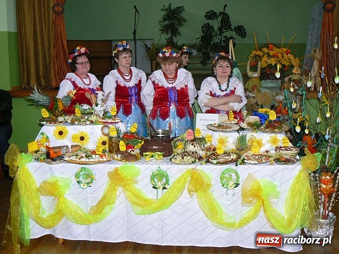 Zdjęcie w galerii na portalu naszraciborz.pl: Kiermasz potraw wielkanocnych w Kobyli wiadomości z regionu
