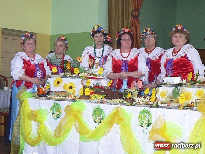 Zdjęcie w galerii na portalu naszraciborz.pl: Kiermasz potraw wielkanocnych w Kobyli wiadomości z regionu