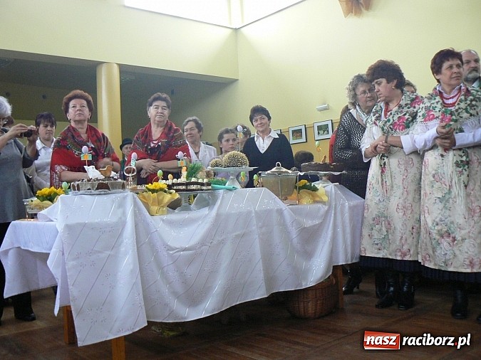 Zdjęcie w galerii na portalu naszraciborz.pl: Kiermasz potraw wielkanocnych w Kobyli wiadomości z regionu