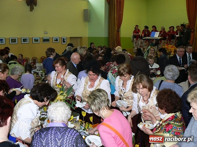 Zdjęcie w galerii na portalu naszraciborz.pl: Kiermasz potraw wielkanocnych w Kobyli wiadomości z regionu