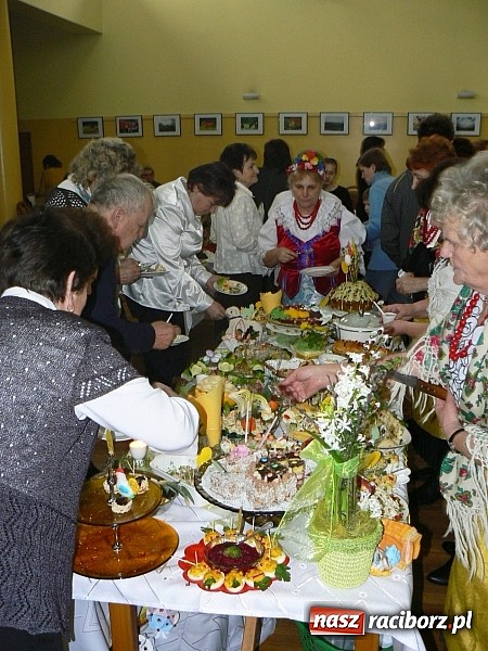 Zdjęcie w galerii na portalu naszraciborz.pl: Kiermasz potraw wielkanocnych w Kobyli wiadomości z regionu