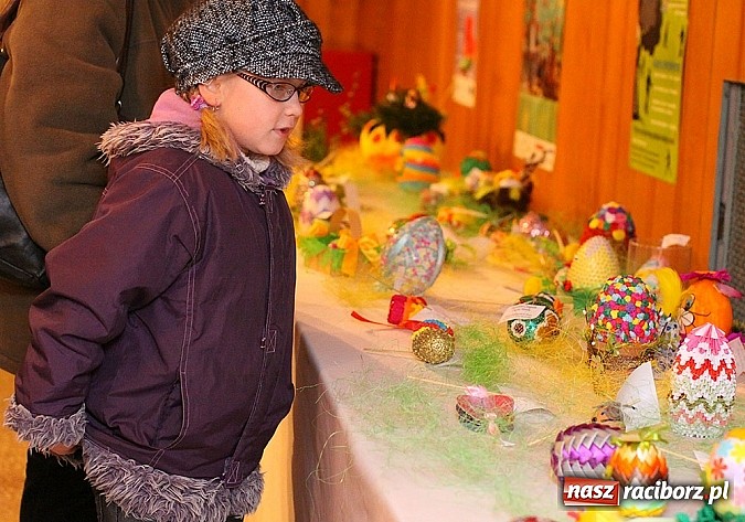 Zdjęcie w galerii na portalu naszraciborz.pl: Kiermasz wielkanocny w Kuźni Raciborskiej wiadomości z regionu