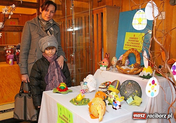 Zdjęcie w galerii na portalu naszraciborz.pl: Kiermasz wielkanocny w Kuźni Raciborskiej wiadomości z regionu