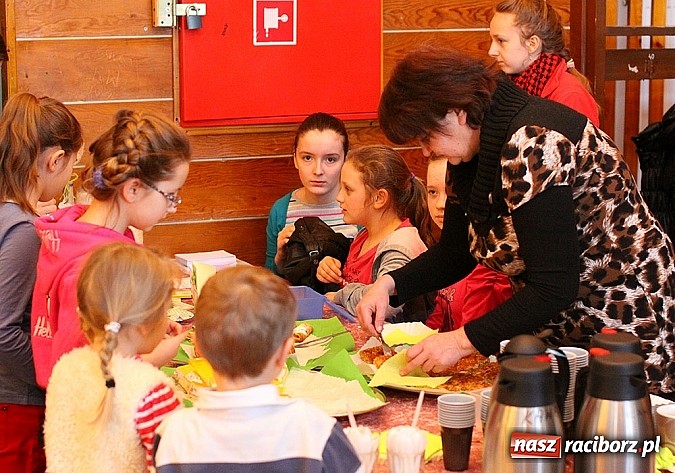 Zdjęcie w galerii na portalu naszraciborz.pl: Kiermasz wielkanocny w Kuźni Raciborskiej wiadomości z regionu