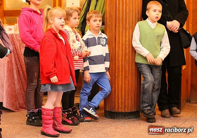 Zdjęcie w galerii na portalu naszraciborz.pl: Kiermasz wielkanocny w Kuźni Raciborskiej wiadomości z regionu