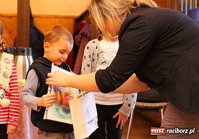 Zdjęcie w galerii na portalu naszraciborz.pl: Kiermasz wielkanocny w Kuźni Raciborskiej wiadomości z regionu