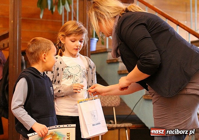 Zdjęcie w galerii na portalu naszraciborz.pl: Kiermasz wielkanocny w Kuźni Raciborskiej wiadomości z regionu