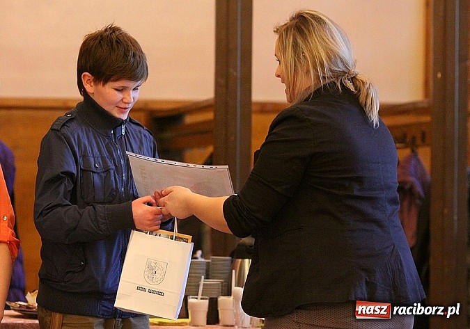 Zdjęcie w galerii na portalu naszraciborz.pl: Kiermasz wielkanocny w Kuźni Raciborskiej wiadomości z regionu
