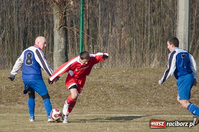 Zdjęcie w galerii na portalu naszraciborz.pl: Słaby początek rundy w Krzanowicach. Tylko remis z Górkami Śląskimi wiadomości z regionu