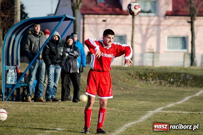 Zdjęcie w galerii na portalu naszraciborz.pl: Słaby początek rundy w Krzanowicach. Tylko remis z Górkami Śląskimi wiadomości z regionu