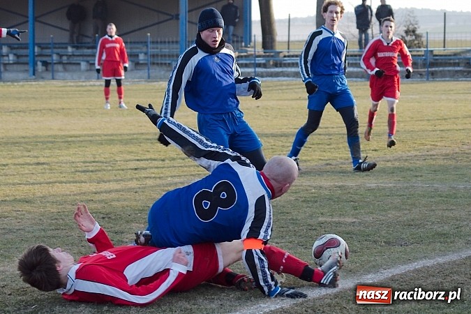 Zdjęcie w galerii na portalu naszraciborz.pl: Słaby początek rundy w Krzanowicach. Tylko remis z Górkami Śląskimi wiadomości z regionu