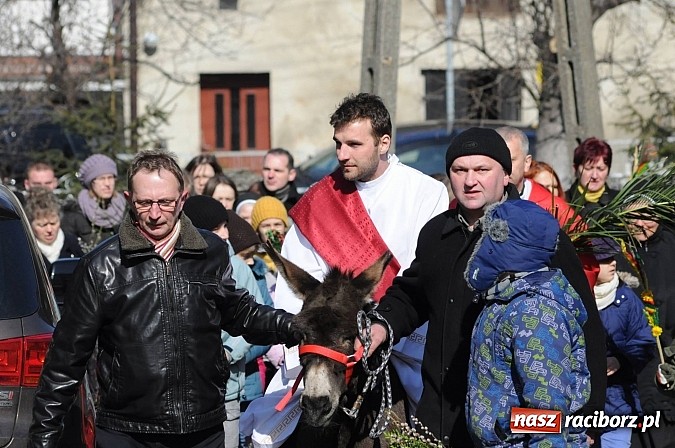 Zdjęcie w galerii na portalu naszraciborz.pl: Procesja Niedzieli Palmowej w Brzeziu nad Odrą wiadomości z regionu