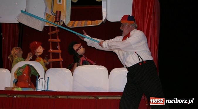 Zdjęcie w galerii na portalu naszraciborz.pl: Teatr Rabcio na scenie RCK wiadomości z regionu