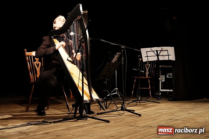 Zdjęcie w galerii na portalu naszraciborz.pl: Niebiańska muzyka harfy w Strzesze wiadomości z regionu
