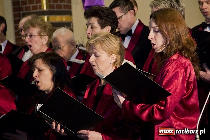 Zdjęcie w galerii na portalu naszraciborz.pl: Pieśni pokutne i pasyjne zabrzmiały w kościele pw. św. Mikołaja na Starej Wsi wiadomości z regionu