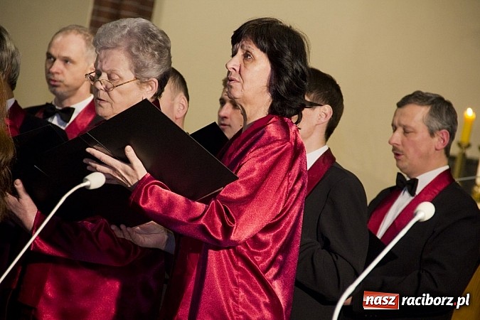 Zdjęcie w galerii na portalu naszraciborz.pl: Pieśni pokutne i pasyjne zabrzmiały w kościele pw. św. Mikołaja na Starej Wsi wiadomości z regionu