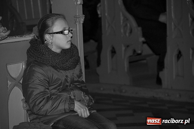 Zdjęcie w galerii na portalu naszraciborz.pl: Pieśni pokutne i pasyjne zabrzmiały w kościele pw. św. Mikołaja na Starej Wsi wiadomości z regionu