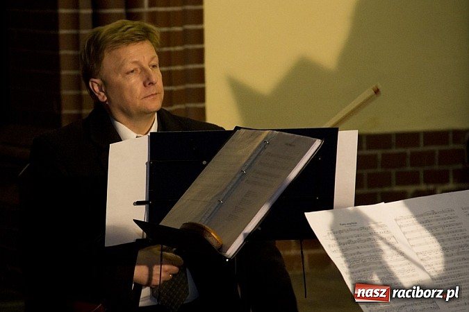 Zdjęcie w galerii na portalu naszraciborz.pl: Pieśni pokutne i pasyjne zabrzmiały w kościele pw. św. Mikołaja na Starej Wsi wiadomości z regionu