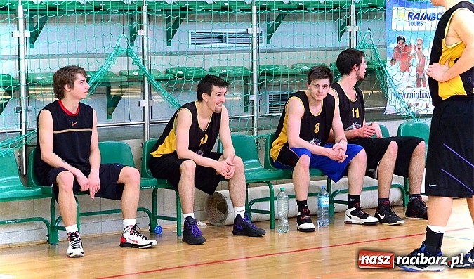 Zdjęcie w galerii na portalu naszraciborz.pl: Najlepsza czwórka ligi już znana wiadomości z regionu