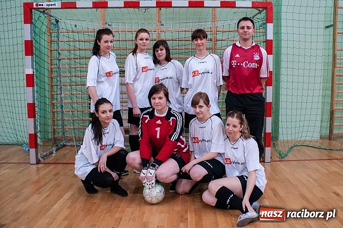 Zdjęcie w galerii na portalu naszraciborz.pl: Piłkarki Szkoły Mistrzostwa Sportowego zwyciężyły w Turnieju Makroregionalnym wiadomości z regionu