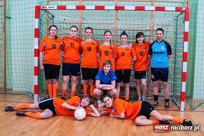 Zdjęcie w galerii na portalu naszraciborz.pl: Piłkarki Szkoły Mistrzostwa Sportowego zwyciężyły w Turnieju Makroregionalnym wiadomości z regionu