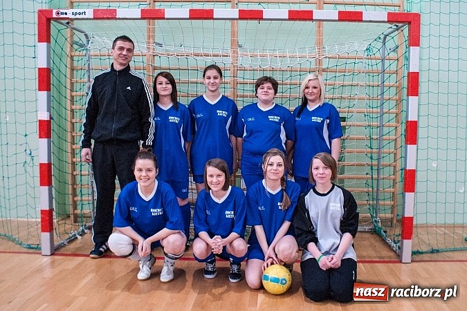 Zdjęcie w galerii na portalu naszraciborz.pl: Piłkarki Szkoły Mistrzostwa Sportowego zwyciężyły w Turnieju Makroregionalnym wiadomości z regionu