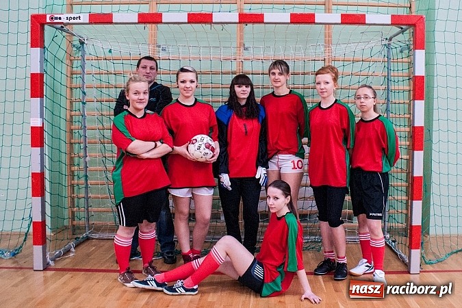 Zdjęcie w galerii na portalu naszraciborz.pl: Piłkarki Szkoły Mistrzostwa Sportowego zwyciężyły w Turnieju Makroregionalnym wiadomości z regionu