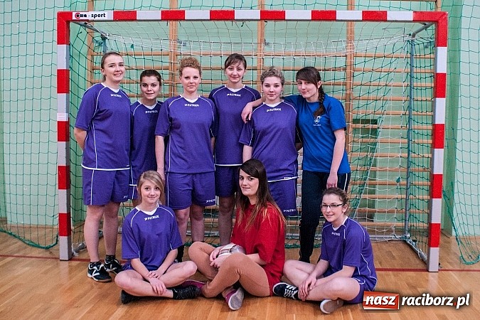 Zdjęcie w galerii na portalu naszraciborz.pl: Piłkarki Szkoły Mistrzostwa Sportowego zwyciężyły w Turnieju Makroregionalnym wiadomości z regionu