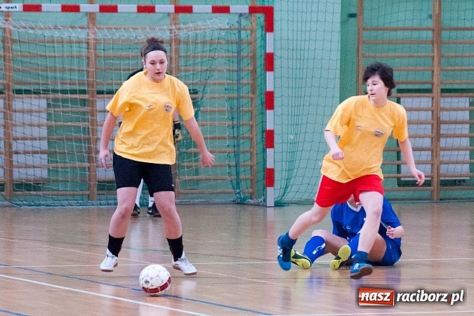Zdjęcie w galerii na portalu naszraciborz.pl: Piłkarki Szkoły Mistrzostwa Sportowego zwyciężyły w Turnieju Makroregionalnym wiadomości z regionu