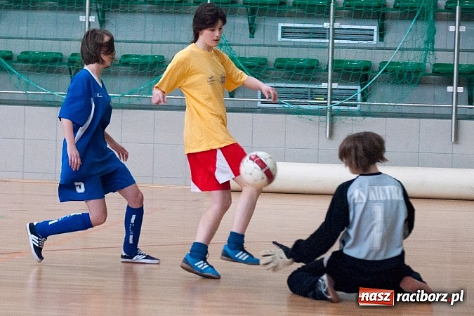 Zdjęcie w galerii na portalu naszraciborz.pl: Piłkarki Szkoły Mistrzostwa Sportowego zwyciężyły w Turnieju Makroregionalnym wiadomości z regionu