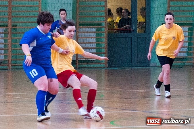 Zdjęcie w galerii na portalu naszraciborz.pl: Piłkarki Szkoły Mistrzostwa Sportowego zwyciężyły w Turnieju Makroregionalnym wiadomości z regionu