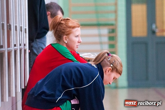 Zdjęcie w galerii na portalu naszraciborz.pl: Piłkarki Szkoły Mistrzostwa Sportowego zwyciężyły w Turnieju Makroregionalnym wiadomości z regionu