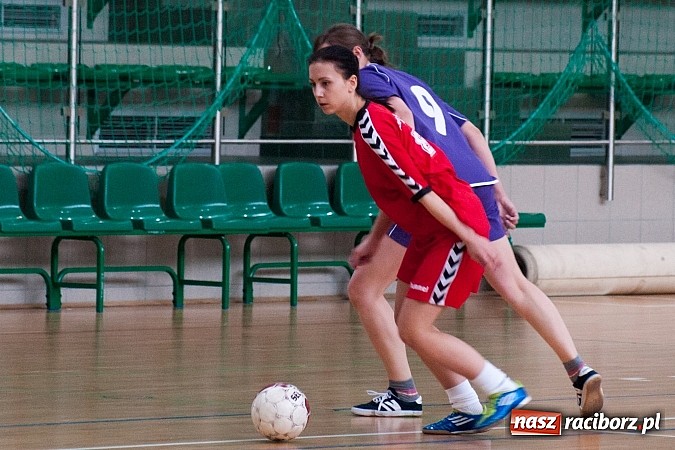 Zdjęcie w galerii na portalu naszraciborz.pl: Piłkarki Szkoły Mistrzostwa Sportowego zwyciężyły w Turnieju Makroregionalnym wiadomości z regionu