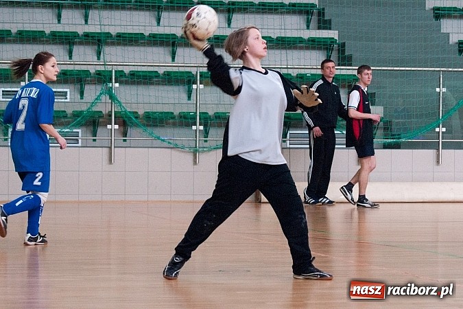 Zdjęcie w galerii na portalu naszraciborz.pl: Piłkarki Szkoły Mistrzostwa Sportowego zwyciężyły w Turnieju Makroregionalnym wiadomości z regionu
