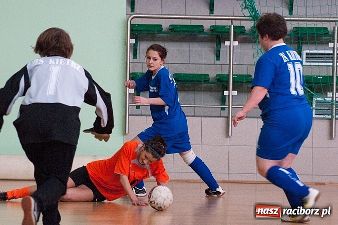 Zdjęcie w galerii na portalu naszraciborz.pl: Piłkarki Szkoły Mistrzostwa Sportowego zwyciężyły w Turnieju Makroregionalnym wiadomości z regionu