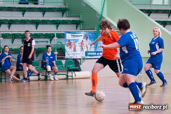 Zdjęcie w galerii na portalu naszraciborz.pl: Piłkarki Szkoły Mistrzostwa Sportowego zwyciężyły w Turnieju Makroregionalnym wiadomości z regionu