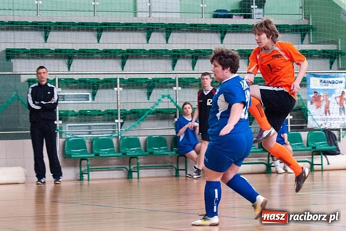 Zdjęcie w galerii na portalu naszraciborz.pl: Piłkarki Szkoły Mistrzostwa Sportowego zwyciężyły w Turnieju Makroregionalnym wiadomości z regionu