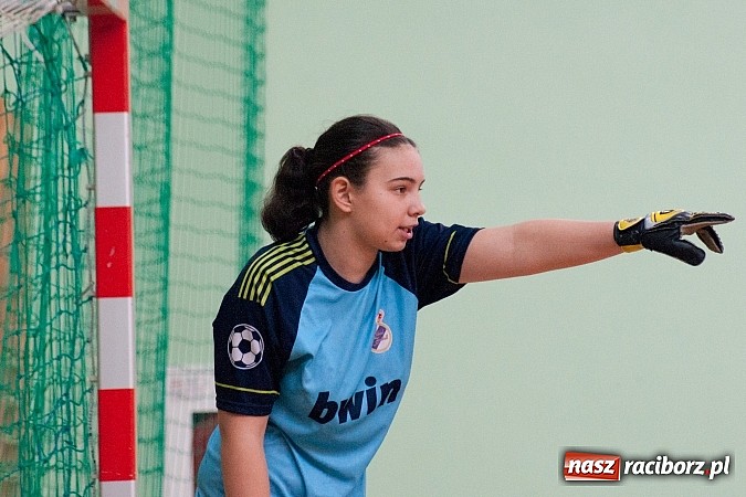 Zdjęcie w galerii na portalu naszraciborz.pl: Piłkarki Szkoły Mistrzostwa Sportowego zwyciężyły w Turnieju Makroregionalnym wiadomości z regionu