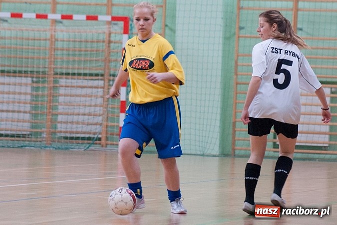 Zdjęcie w galerii na portalu naszraciborz.pl: Piłkarki Szkoły Mistrzostwa Sportowego zwyciężyły w Turnieju Makroregionalnym wiadomości z regionu