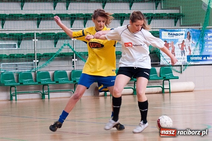 Zdjęcie w galerii na portalu naszraciborz.pl: Piłkarki Szkoły Mistrzostwa Sportowego zwyciężyły w Turnieju Makroregionalnym wiadomości z regionu