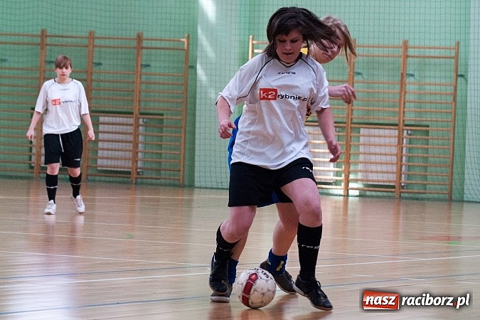 Zdjęcie w galerii na portalu naszraciborz.pl: Piłkarki Szkoły Mistrzostwa Sportowego zwyciężyły w Turnieju Makroregionalnym wiadomości z regionu