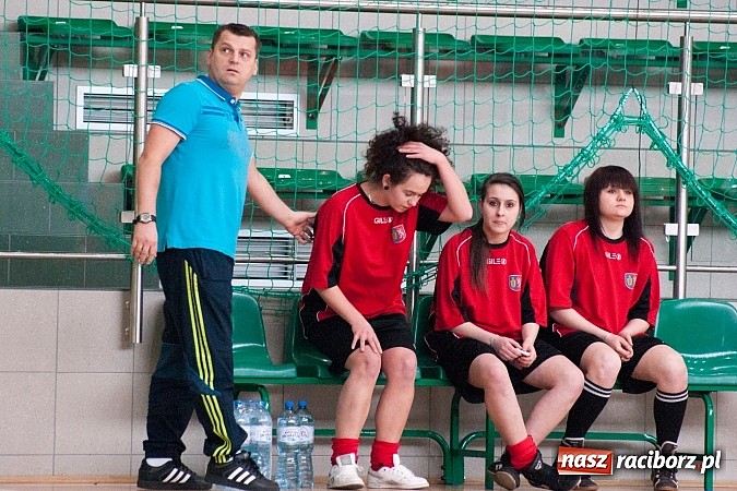 Zdjęcie w galerii na portalu naszraciborz.pl: Piłkarki Szkoły Mistrzostwa Sportowego zwyciężyły w Turnieju Makroregionalnym wiadomości z regionu