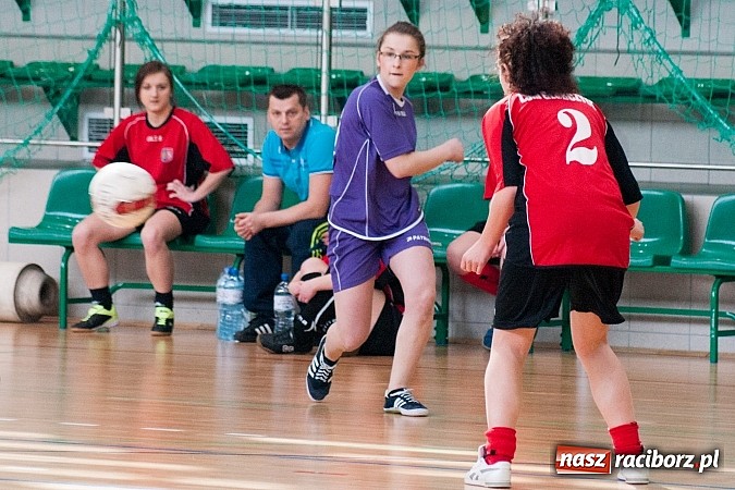 Zdjęcie w galerii na portalu naszraciborz.pl: Piłkarki Szkoły Mistrzostwa Sportowego zwyciężyły w Turnieju Makroregionalnym wiadomości z regionu