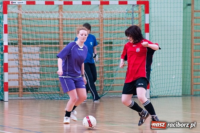 Zdjęcie w galerii na portalu naszraciborz.pl: Piłkarki Szkoły Mistrzostwa Sportowego zwyciężyły w Turnieju Makroregionalnym wiadomości z regionu