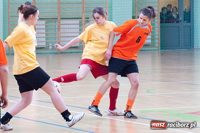 Zdjęcie w galerii na portalu naszraciborz.pl: Piłkarki Szkoły Mistrzostwa Sportowego zwyciężyły w Turnieju Makroregionalnym wiadomości z regionu