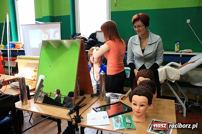 Zdjęcie w galerii na portalu naszraciborz.pl: Czemu warto uczyć się właśnie w TEJ szkole? wiadomości z regionu