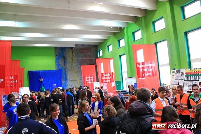 Zdjęcie w galerii na portalu naszraciborz.pl: Czemu warto uczyć się właśnie w TEJ szkole? wiadomości z regionu