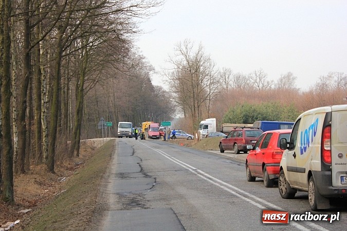 Zdjęcie w galerii na portalu naszraciborz.pl: Wypadek w Jankowicach. Dwie osoby ranne wiadomości z regionu