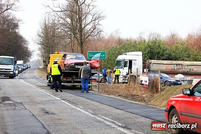 Zdjęcie w galerii na portalu naszraciborz.pl: Wypadek w Jankowicach. Dwie osoby ranne wiadomości z regionu